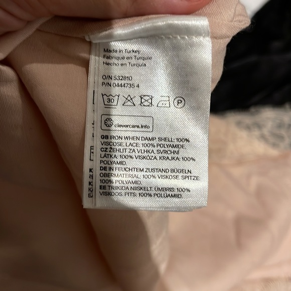 Beautiful 2 for 1 satin laced night gown robe( one black and the other one nude) - Picture 11 of 11